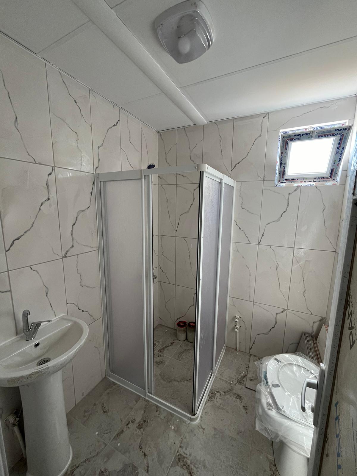 Eskil 80 m² prefabrik ev duş kabinli banyo