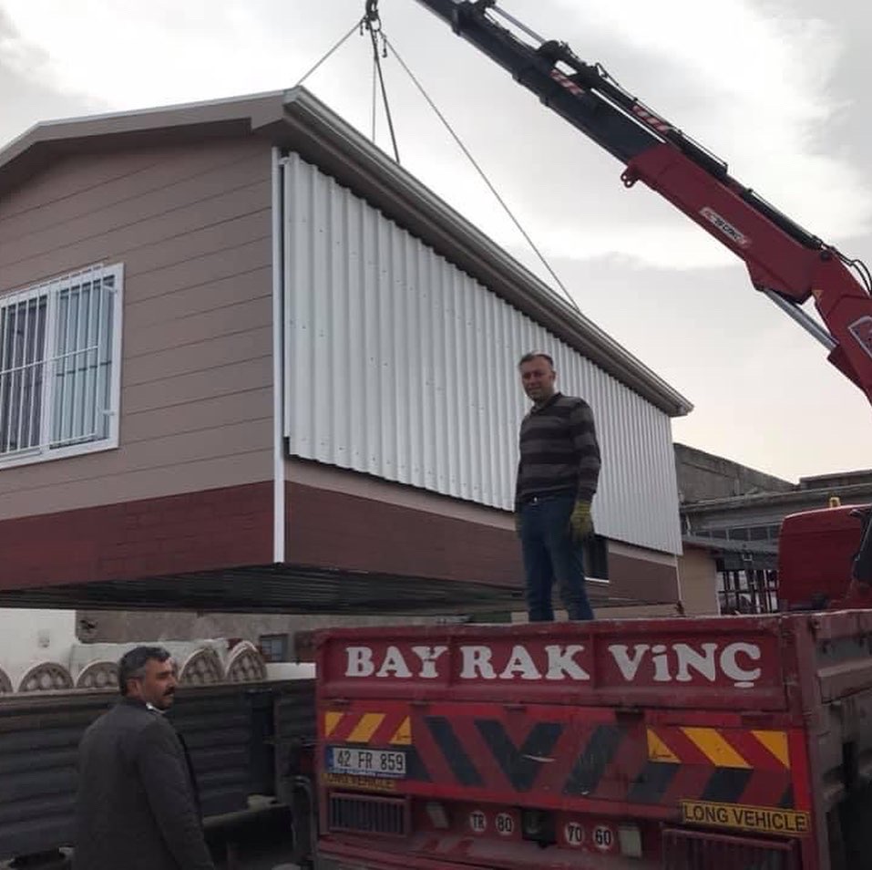 Modüler evin vinçle kurulum aşaması